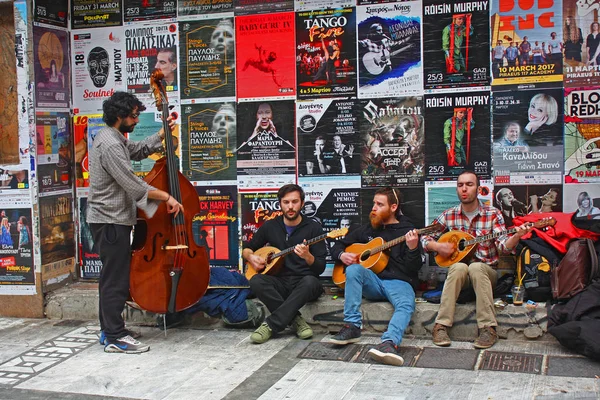 Atina - 2 Mart 2017. Atina'da sokak müzisyenleri