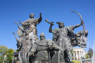 Bağımsızlık Meydanı, Ukrayna Kiev kurucuları için anıt