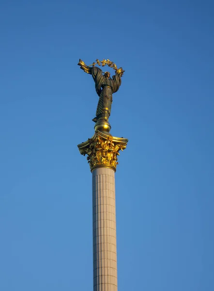 Monumento a la Independencia en Kiev, Ucrania — Foto de Stock