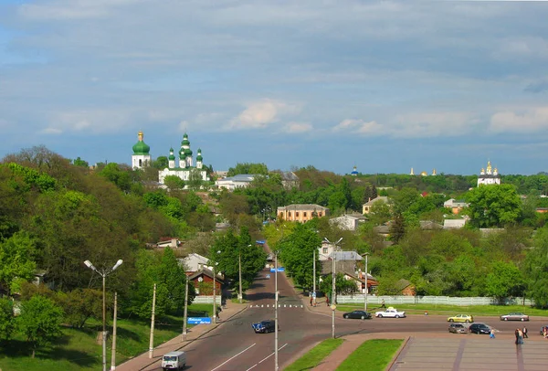 Chernigov, és a Nagyboldogasszony székesegyház, Ukrajna — Stock Fotó