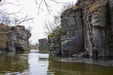 Bahar Buki, Ukrayna köyünde Kanyon'da dağ