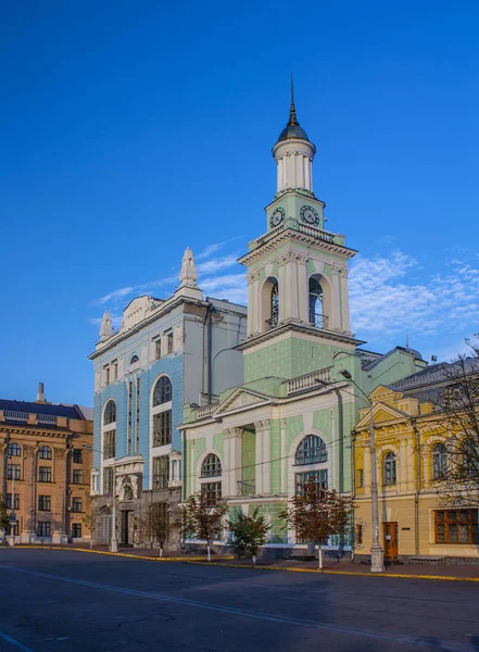 Kontraktovaya plein op Podol in Kiev, Oekraïne — Stockfoto