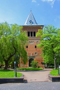 Drogobych, Ukrayna 'daki St. Bartholomew Kilisesi' nin çan kulesi.