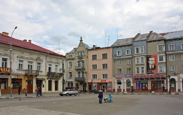 Drohobytj - Jule 21, 2015. ENTRAL torget i Drogobych, Ukraina — Stockfoto