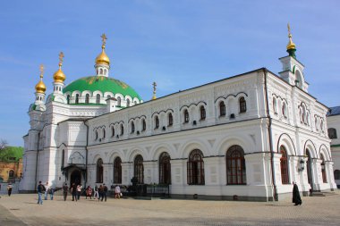 Kiev - 20 Nisan 2015. Kiev, Ukrayna Kiev-Pechersk Lavra yemekhane Kilisesi (Anthony rahipler) ve Theodosius mağaralar