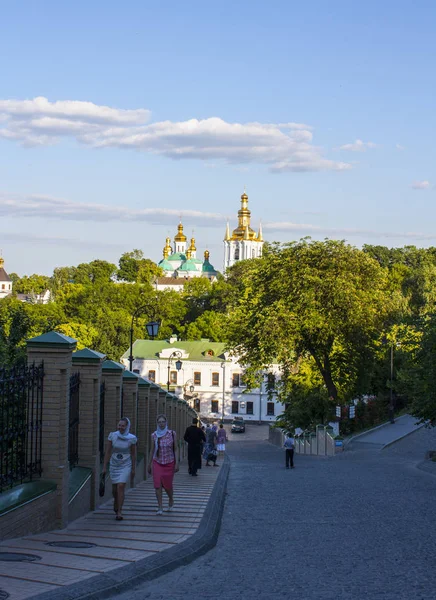 キエフ - 2015 年 4 月 20 日。Kiev, ウクライナのキエフ ・ ペチェールシク大修道院 — ストック写真