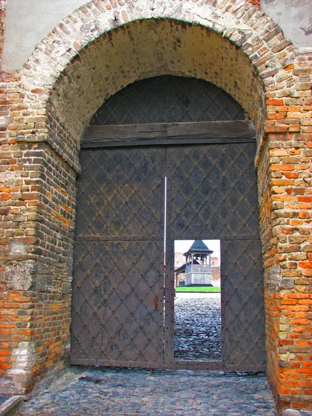 A porta do Castelo de Lutsk (Castelo de Lubart) em Lutsk, Ucrânia — Fotografia de Stock