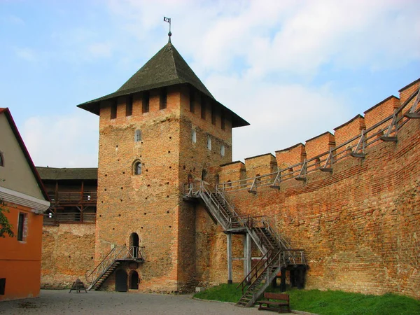 Луцкий замок (Любартский замок) в Луцке, Украина — стоковое фото