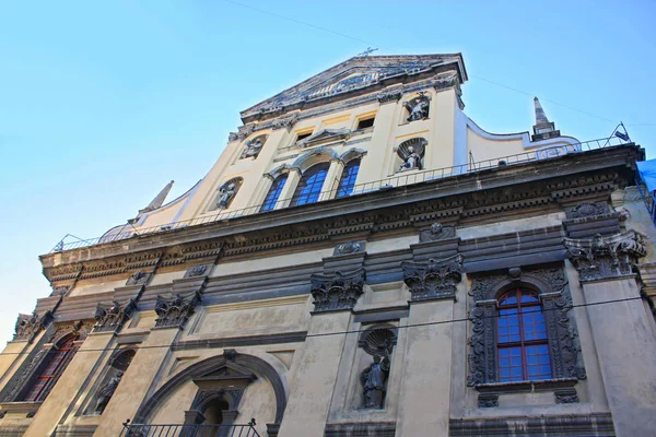 Église jésuite Saint-Pierre-et-Paul à Lviv, Ukraine — Photo