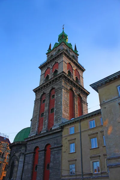 La tour de l'église de l'Assomption à Lviv, Ukraine — Photo