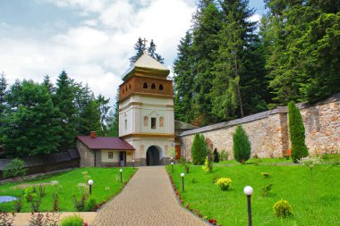 Manyava, Ukrayna köyünde Manastırı