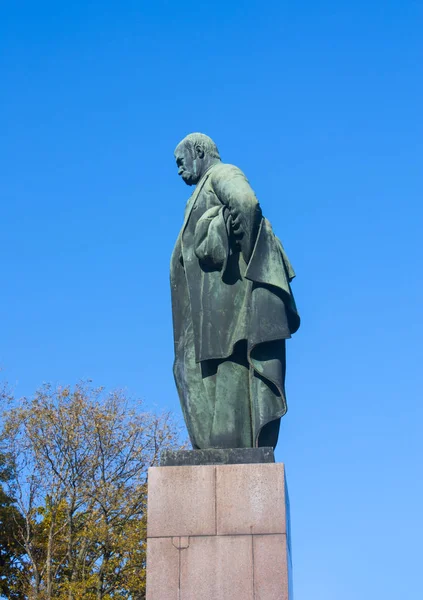 Monument to Taras Shevchenko in Shevchenko Park, Kyiv, Ukraine — Stock Photo, Image