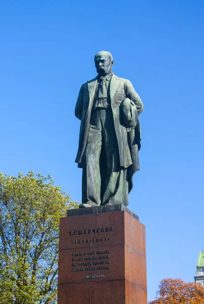 Monumento a Taras Shevchenko em Shevchenko Park, Kiev, Ucrânia — Fotografia de Stock