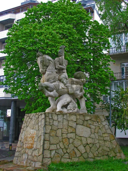 Denkmal für Fürst Swjatoslaw in Kiew, Ukraine — Stockfoto