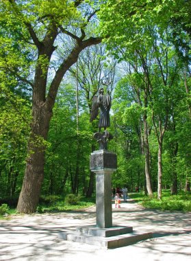 Ukrayna, Belaya Çerkov 'daki İskenderiye' deki parkta Melek heykeli