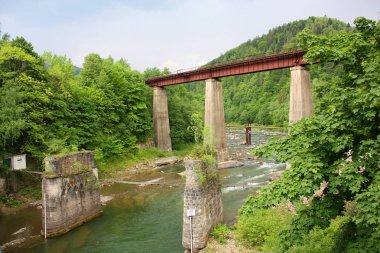 Yaremche, Ukrayna Prut Nehri Demiryolu Köprüsü
