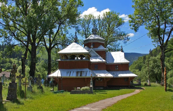 Костел Святого Іоанна Милостивий Яремче — стокове фото