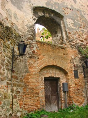 Yuvarlak (yeni) kule, kale Ostrog, Ukrayna