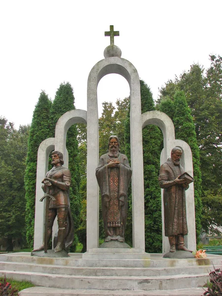 Ostrog - 10 September 2010. Monument voor de prinsen van Ostrog, Oekraïne — Stockfoto