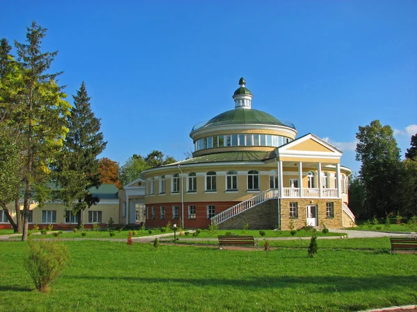 Ostrog - 10 Eylül 2010. Ostrog, Ukrayna Ostrog Üniversitesi Kütüphanesi