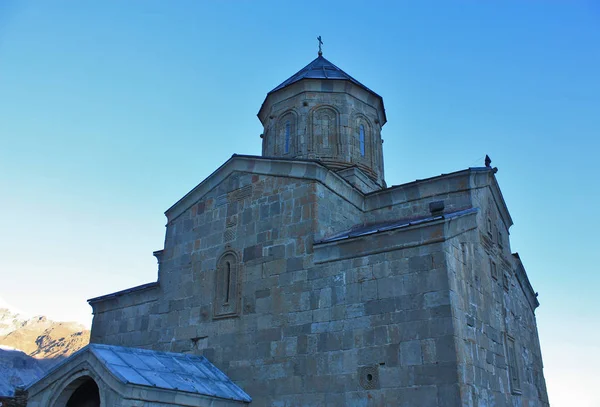 Eglise Gergets (Tsminda Sameba) près du village Kazbegi, Géorgie — Photo