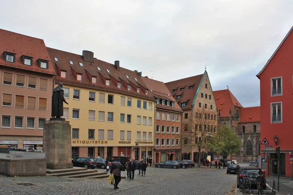 Norimberk - Novermer 25, 2016. Náměstí s pomníkem Albrechta Dürera v Norimberku, Německo — Stock fotografie