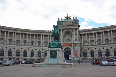 Viyana - 20 Eylül 2016. İmparator Joseph II Hofburg Sarayı Viyana Avusturya önce heykeli