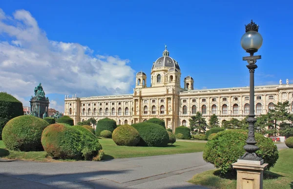 Museu de Belas Artes e Monumento Maria Theresien em Viena, Áustria — Fotografia de Stock