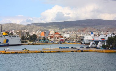 Atina - 8 Mart 2017. Yolcu bağlantı noktası pire Atina, Yunanistan