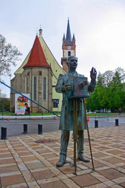 Bistrita - 1 Mayıs 2017. Old Town City Bistrita, Romanya fotoğrafçı için anıt