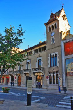 Figueres - 11 Kasım 2016. Pitoresk sokağın Figueres, İspanya