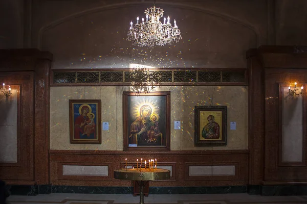 Tbilisi December 2017 Icon Candles Holy Trinity Cathedral Tbilisi Sameba — Stock Photo, Image