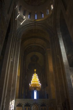 Tiflis - 16 Aralık 2017. Mtsheta, Gürcistan'daki Svetitskhoveli katedral iç