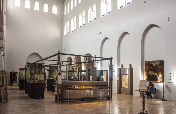 Amalfi, İtalya - 8 Mart 2018: İç in Katedrali, Saint Andrew (Duomo di San Andreas) Amalfi'da 