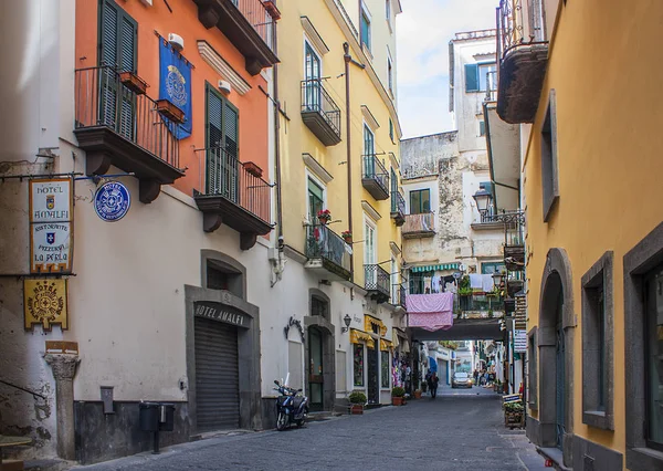 Amalfi Itália Março 2018 Casas Multicoloridas Rua Cidade Amalfi — Fotografia de Stock