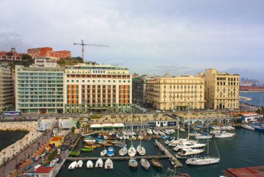 Naples, İtalya - 5 Mart 2018: Napoli Panorama ve Napoli Körfezi limanda görünümünü 