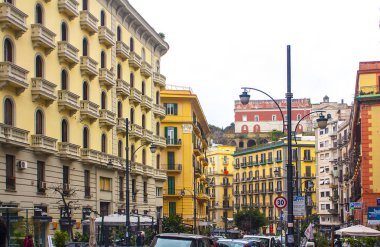 Naples, İtalya - 5 Mart 2018: Tipik mimari İtalya Napoli Merkezi