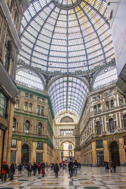 Naples, İtalya - 5 Mart 2018: Galeri - Galleria Umberto alışveriş ben Napoli, İtalya