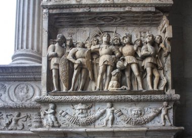 Naples, İtalya - 5 Mart 2018: Parçası Nuovo kalesi Doğum Via del Municipo Napoli, İtalya