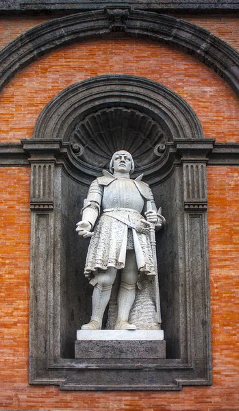 Napoli Marzo 2018 Statua Alfonso Aragona Aragona Sulla Facciata Palazzo — Foto Stock