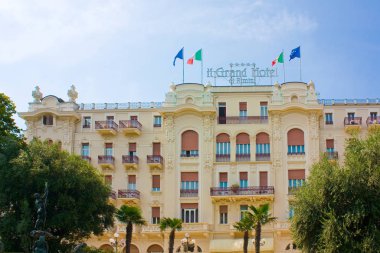 Rimini, İtalya - 26 Ağustos 2019: Rimini, İtalya 'daki ünlü otelin görüntüsü