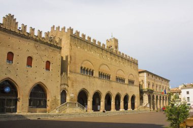 Palazzo della Arengo Rimini, İtalya 'da Piazza Cavour üzerine
