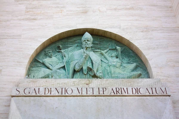 リミニ イタリア 8月26 2019 リミニのマドンナ デッラ Misericordiaの教会聖域の断片 — ストック写真