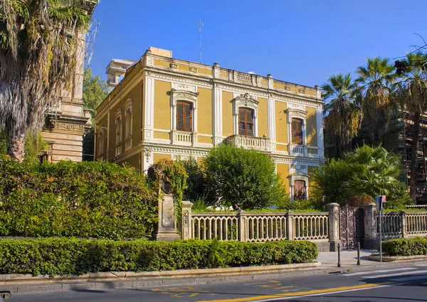 Typische Villa Catania Sicilië Italië — Stockfoto