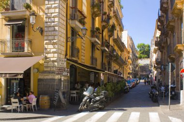 Catania, İtalya - 27 Eylül 2019: Catania, Sicilya Sokak Kafesi