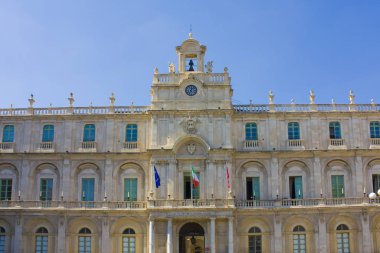  Catania, İtalya, Sicilya 'daki Üniversite Meydanı' ndaki Üniversite Sarayı (veya Piazza Universita) 