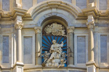 Catania, İtalya, Sicilya 'daki Piazza Duomo' daki Aziz Agatha Katedrali 'nin (veya Duomo) heykeli
