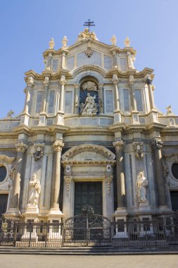 Catania, İtalya, Sicilya 'daki Piazza Duomo' daki Aziz Agatha Katedrali (veya Duomo)