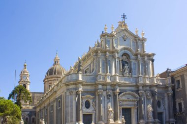 Catania, İtalya, Sicilya 'daki Piazza Duomo' daki Aziz Agatha Katedrali (veya Duomo)