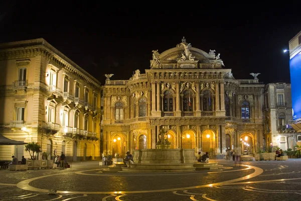 Catania, İtalya - 27 Eylül 2019: Massimo Bellini Tiyatrosu, Catania, Sicilya, İtalya